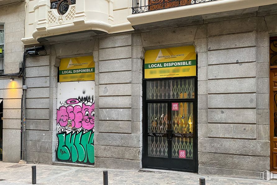 Local en alquiler en Calle Prado, 8, Centro, Madrid, 28014 con puerta, propiedad, edificio, casa, accesorio, fuente, barrio, fachada, tintes y matices y acera alrededor