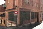 Local en alquiler en Calle Miraflores, 5, Segovia, 40005 con ventana, edificio, marrón, madera, albañilería, superficie de la carretera, barrio, ladrillo, zona residencial y fachada alrededor