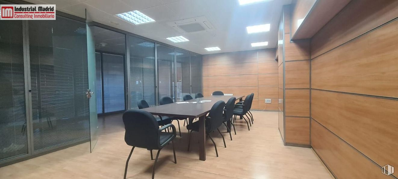 Industrial for sale at Calle Molineros, Arroyomolinos, Madrid, 28939 with chair, kitchen & dining room table, door, table, furniture, interior design, flooring, floor, ceiling and lighting around