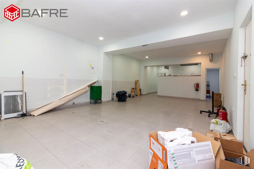 Local en alquiler y venta en Calle Ballesta, Centro, Madrid, 28004 con suelos, suelo, techo, pintura, hall, escayola, suelos de madera, madera dura, limpieza y sótano alrededor