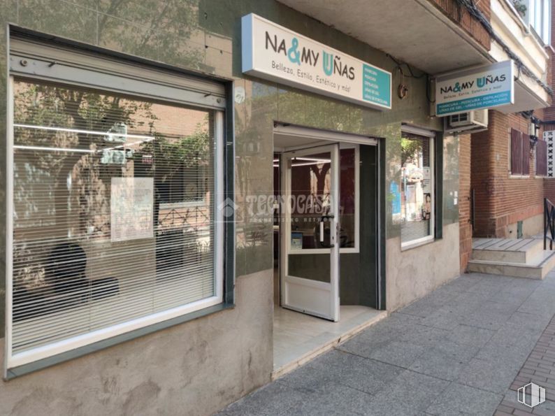 Local en venta en Zona Centro, Mejorada del Campo, Madrid, 28840 con persiana de la ventana, puerta, propiedad, accesorio, edificio, ventana, bienes inmuebles, fachada, ciudad y venta minorista alrededor