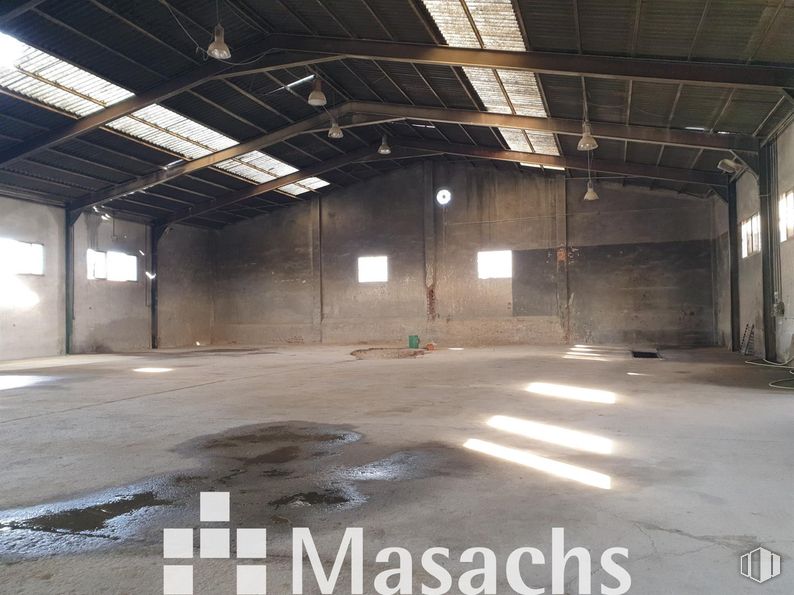 Nave en venta en Zona industrial, Móstoles, Madrid, 28938 con accesorio, suelo, suelos, madera, material compuesto, hall, material de construcción, haz, hormigón y edificio alrededor