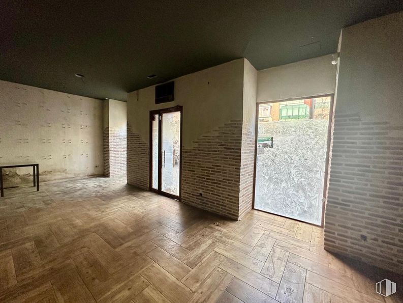 Local en venta en Calle Ríos Rosas, Chamberí, Madrid, 28003 con suelos, pared, suelo, madera, techo, interiorismo, marrón, suelo de baldosas, material compuesto y puerta alrededor