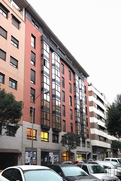 Local en alquiler en Calle Bocángel, Salamanca, Madrid, 28028 con coche, edificio, fotografía, ventana, cielo, vehículo, bloque de pisos, diseño urbano, árbol y barrio alrededor