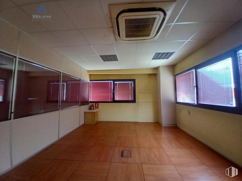 Nave en venta en Zona Navegando, Coslada, Madrid, 28820 con ventana, alumbrado, edificio, casa, madera, hall, suelo, suelos, techo y madera dura alrededor