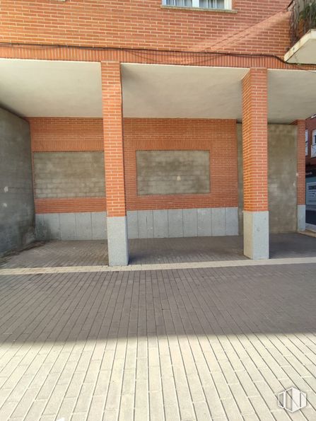 Local en alquiler en Zona Centro, Cobeja, Toledo, 45291 con edificio, superficie de la carretera, madera, ventana, suelo, sombra, interiorismo, ladrillo, piso y albañilería alrededor