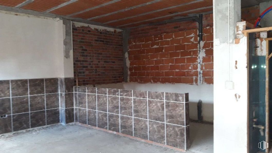 Local en alquiler y venta en Calle Alameda, 25, Cantimpalos, Segovia, 40360 con propiedad, madera, albañilería, ladrillo, piso, material de construcción, material compuesto, pavimento, accesorio y gas alrededor