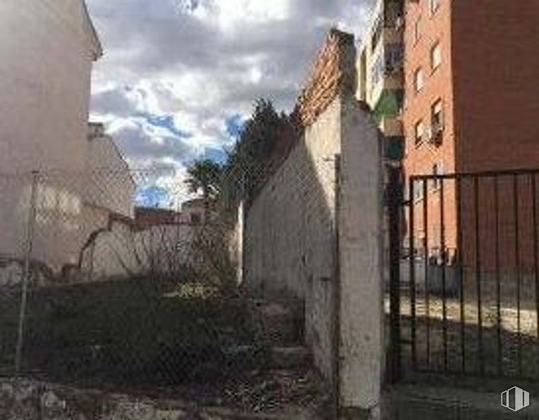 Suelo en venta en Calle Lucero, Ciempozuelos, Madrid, 28350 con edificio, nube, planta, cielo, lote de tierra, ventana, valla, barrio, superficie de carretera y ciudad alrededor