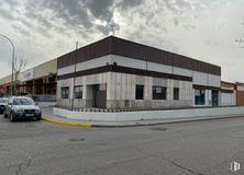 Industrial for sale at Parque Primero de Mayo, Arganda del Rey, Madrid, 28500 with car, automotive parking light, cloud, sky, building, vehicle, asphalt, architecture, wheel and residential area around