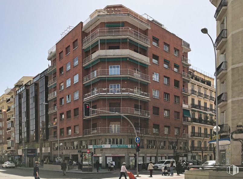 Oficina en alquiler y venta en Calle José Abascal, Chamberí, Madrid, 28003 con edificio, propiedad, ventana, cielo, diseño urbano, bloque de pisos, condominio, vecindario, barrio residencial y propiedad material alrededor