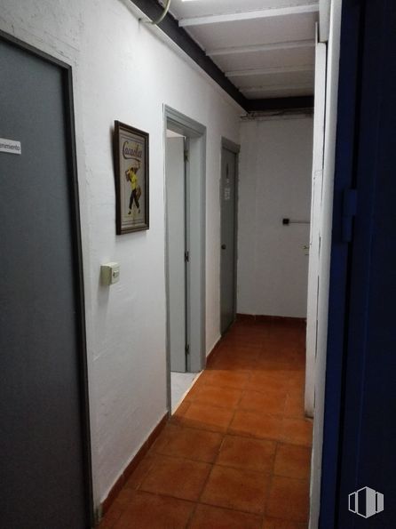 Industrial for sale at Calle Polígono Industrial, Las Ventas de Retamosa, Toledo, 45183 with picture frame, door, fixture, wood, floor, flooring, hall, building, ceiling and hardwood around