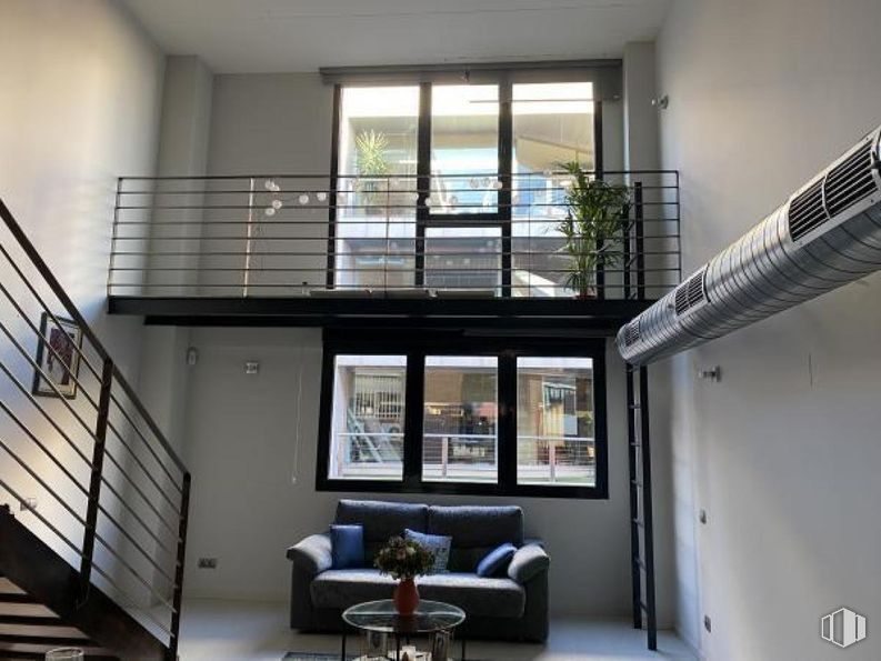 Oficina en alquiler y venta en Barrio Guindalera, Salamanca, Madrid, 28028 con sofá, loveseat, ventana, edificio, accesorio, madera, interiorismo, suelos, suelo y condominio alrededor