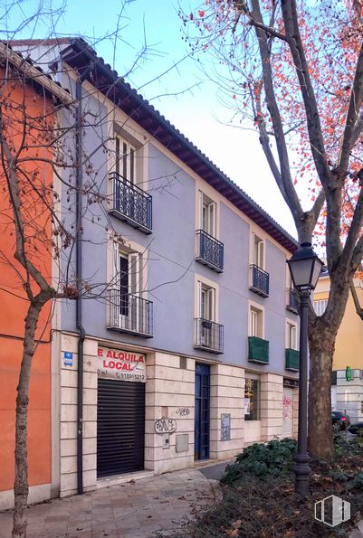 Local en alquiler en Carretera Andalucía, 85, Aranjuez, Madrid, 28300 con ventana, casa, cielo, planta, edificio, árbol, superficie de carretera, luz solar, madera y ladrillo alrededor