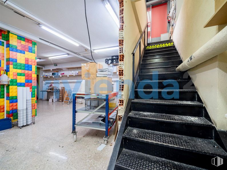 Local en venta en Calle Cristóbal Bordiú, Chamberí, Madrid, 28003 con escaleras, suelos, suelo, gas, puerta, accesorio, pasamanos, techo, metal y ingeniería alrededor