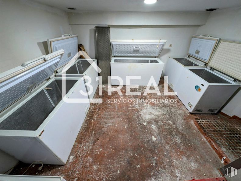 Local en venta en Zona Peñagrande, Fuencarral - El Pardo, Madrid, 28035 con propiedad, madera, arquitectura, accesorio, interiorismo, suelos, suelo, inmobiliario, edificio y puerta alrededor