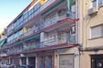 Retail for sale at Calle San José de Calasanz, 25, Getafe, Madrid, 28902 with window, car, building, sky, automotive parking light, vehicle, urban design, neighbourhood, residential area and condominium around