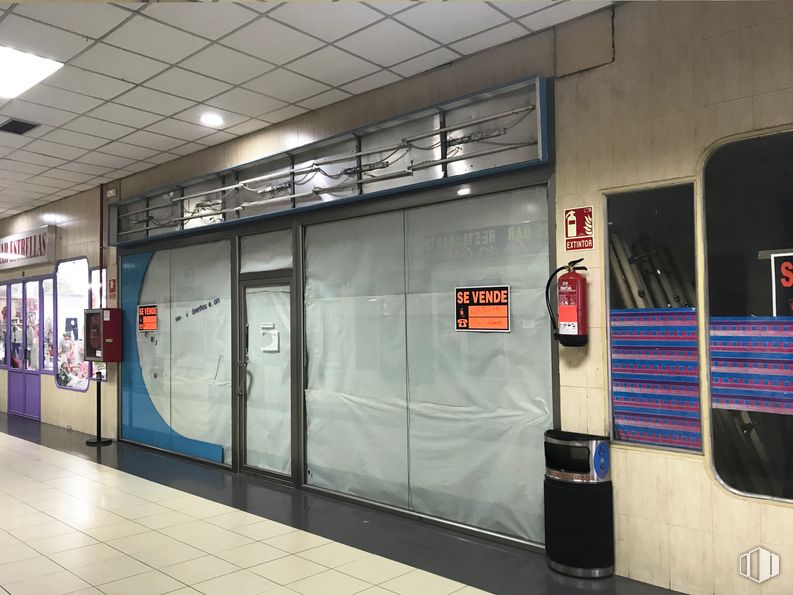 Local en venta en Calle Cataluña, 17, Getafe, Madrid, 28903 con equipaje y bolsos, accesorio, edificio, estación de metro, área metropolitana, suelo, transporte público, asentamiento humano, material compuesto y ciudad alrededor