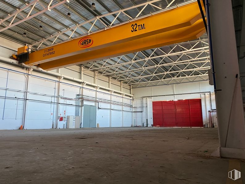 Nave en alquiler y venta en Zona Industrial Arganda, Arganda del Rey, Madrid, 28500 con accesorio, material compuesto, gas, viga, ingeniería, techo, madera, pasillo, metal y acero alrededor