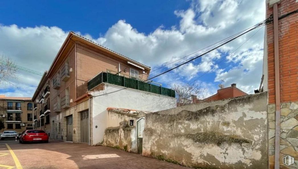 Suelo en venta en Centro, Colmenar Viejo, Madrid, 28770 con casa, coche, nube, cielo, edificio, ventana, superficie de la carretera, vehículo, barrio y asfalto alrededor