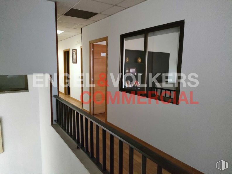 Nave en alquiler en Calle Aragoneses, 16, Alcobendas, Madrid, 28108 con edificio, accesorio, arte, madera, piso, pared, suelo, pasillo, techo y evento alrededor