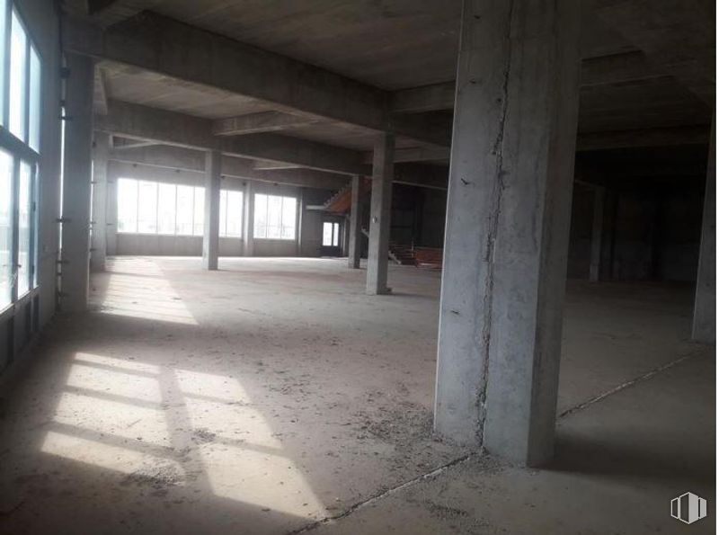 Industrial for sale at Carretera Villarrubia, Noblejas, Toledo, 45350 with wood, floor, fixture, flooring, hall, window, composite material, tints and shades, concrete and beam around