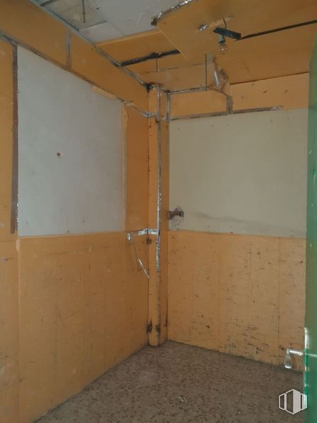 Local en alquiler en Zona Reyes Católicos, Alcalá de Henares, Madrid, 28802 con ventilador de techo, edificio, madera, casa, suelo, piso, cableado eléctrico, madera, gas y suministro eléctrico alrededor