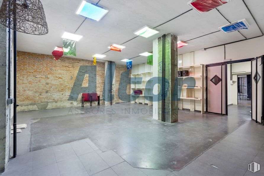 Local en venta en Calle Andrés Mellado, Chamberí, Madrid, 28015 con silla, alumbrado, propiedad, interiorismo, arquitectura, edificio, pared, accesorio, suelo y suelos alrededor