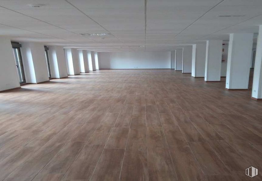 Oficina en alquiler en Calle Preciados, 7, Centro, Madrid, 28013 con entrada, madera, piso, accesorio, suelo, material de construcción, madera dura, espacio, material compuesto y hormigón alrededor