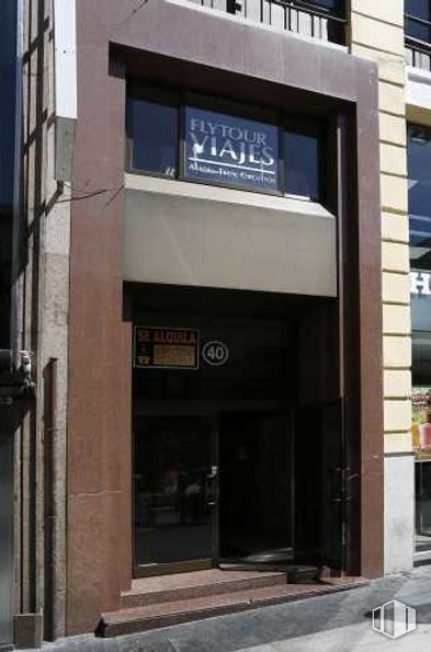 Oficina en alquiler en Calle Gran Vía, 40, Centro, Madrid, 28013 con edificio, accesorio, madera, mediante, material compuesto, rectángulo, fachada, madera dura, tipografía y señalización alrededor