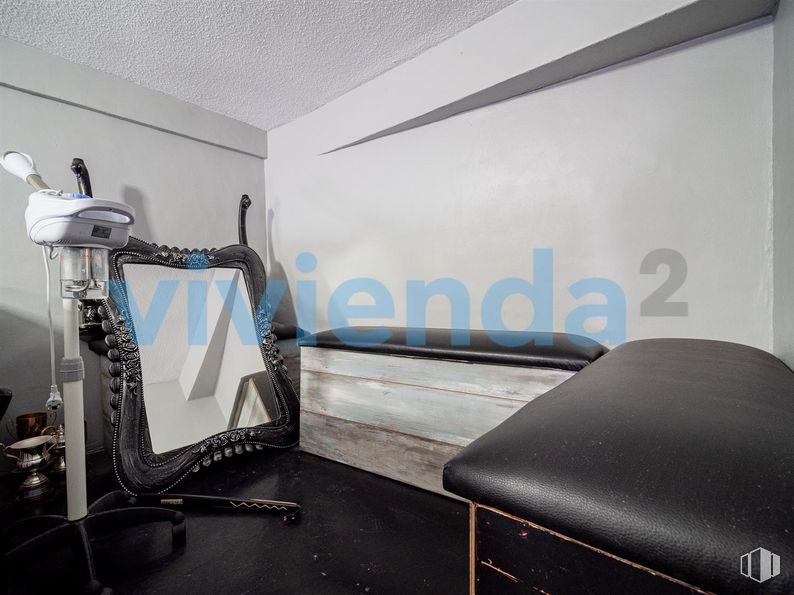 Local en venta en Calle Hermanos Machado, Ciudad Lineal, Madrid, 28017 con espejo, edificio, confort, interiorismo, gris, suelo, suelos, casa, madera y sala de estar alrededor