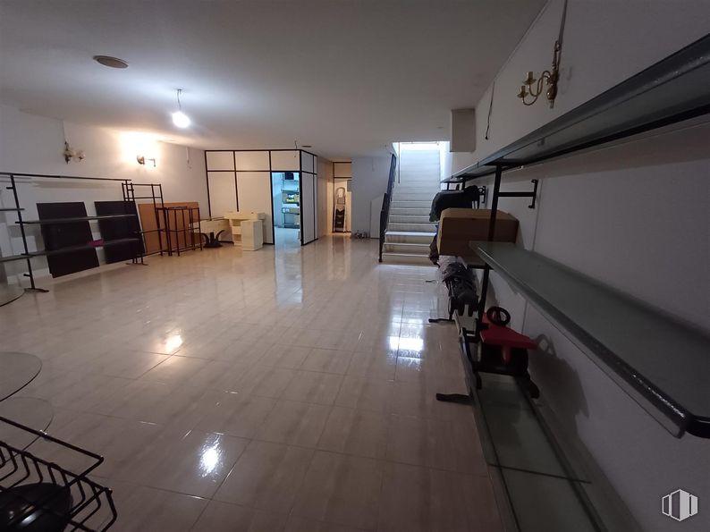 Local en venta en Avenida Comunidad de Madrid, 11, Mejorada del Campo, Madrid, 28840 con interiorismo, madera, suelo, hall, suelos, edificio, madera dura, silla, techo y espacio alrededor