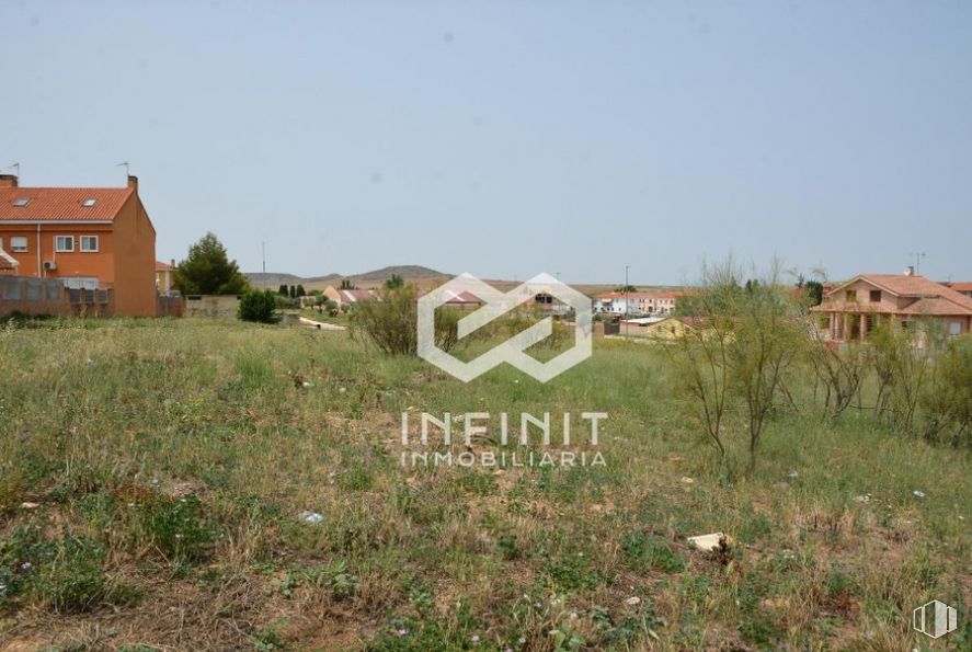 Land for sale at Casco urbano, Torrejón del Rey, Guadalajara, 19174 with house, plant, sky, plant community, natural landscape, window, land lot, grass, landscape and plain around