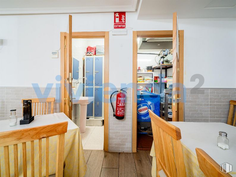 Local en venta en Calle Pedro Heredia, Salamanca, Madrid, 28028 con mesa, mueble, madera, silla, suelos, accesorio, puerta, madera dura, gas y cocina alrededor