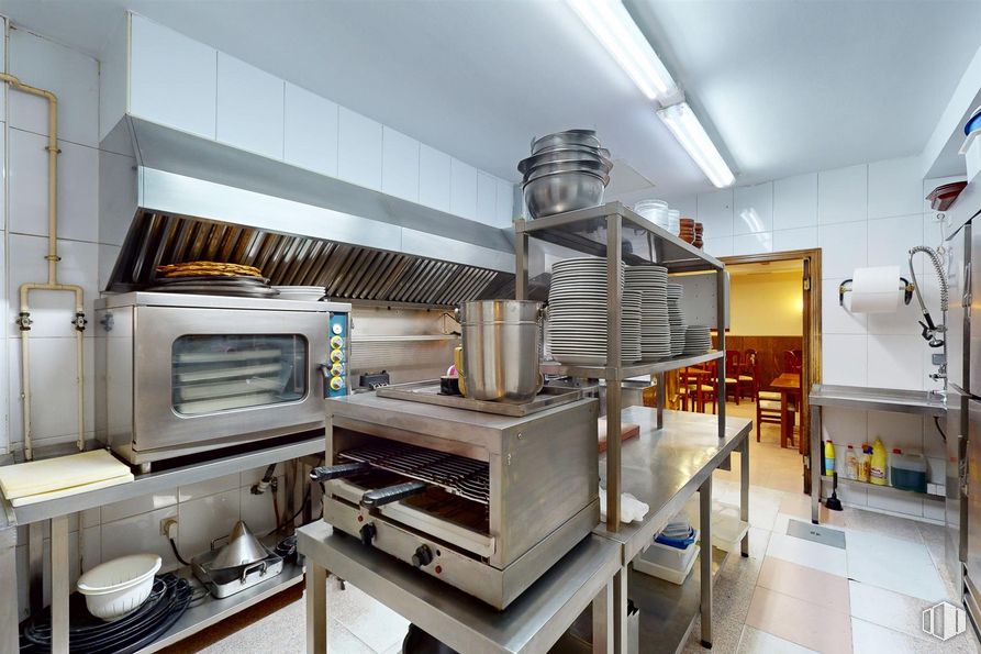 Local en venta en Calle Era Honda, Alcalá de Henares, Madrid, 28803 con horno microondas, horno, vajilla, aparato de cocina, electrodoméstico, edificio, interiorismo, cocina, cocina y ingeniería alrededor