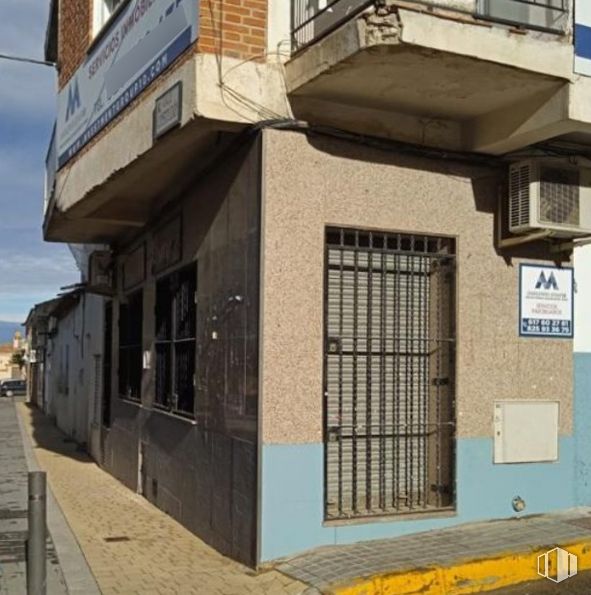 Local en alquiler en Travesía Plaza, Alameda de la Sagra, Toledo, 45240 con ventana, propiedad, edificio, madera, arquitectura, barrio, fachada, bienes raíces, ciudad y puerta alrededor