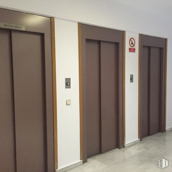 Oficina en venta en Calle López de Hoyos, 327, Hortaleza, Madrid, 28043 con accesorio, madera, mediante, inicio por, tinte para madera, madera dura, madera contrachapada, rectángulo, máquina y metal alrededor