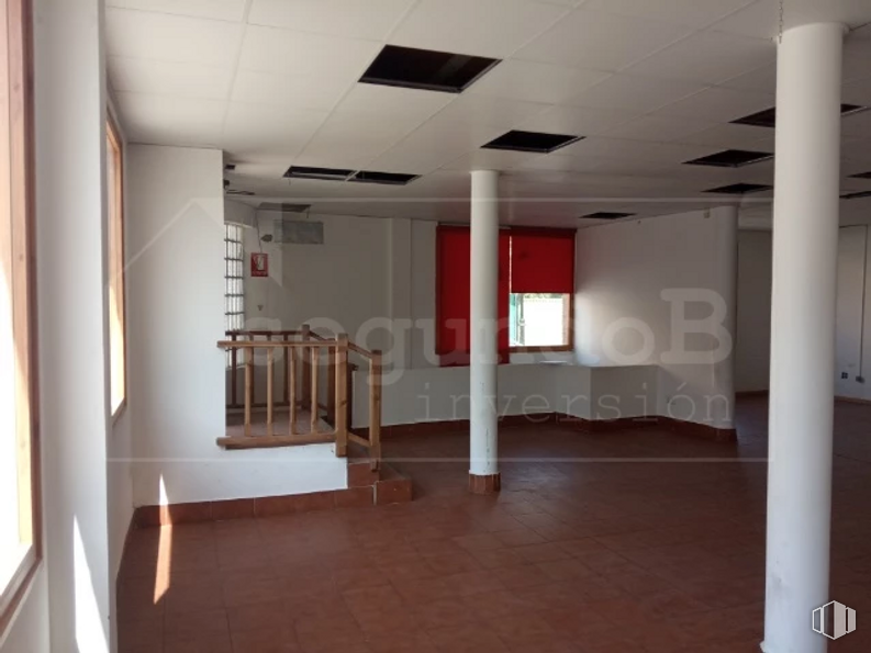 Local en venta en Calle San Roque, 1, Valdetorres de Jarama, Madrid, 28150 con ventana, propiedad, hall, confort, edificio, madera, accesorio, interiorismo, suelos y suelo alrededor