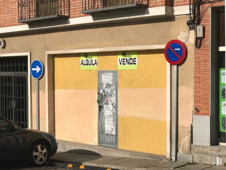 Local en alquiler y venta en Calle San Alfonso Rodríguez, Segovia, 40001 con rueda, coche, neumático, edificio, vehículo, iluminación automotriz, vehículo motorizado, ventana, pared y neumático automotriz alrededor