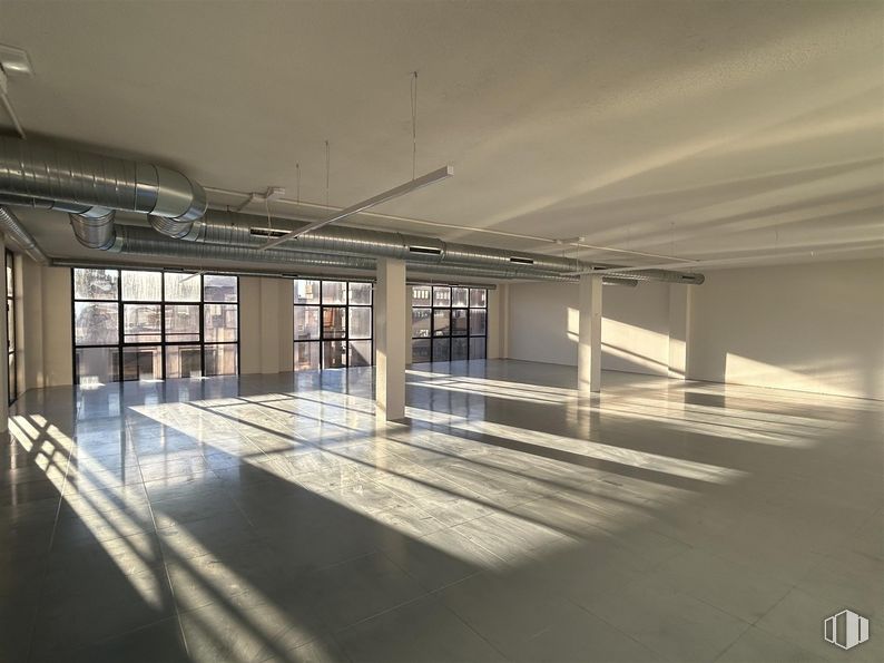 Oficina en alquiler en Pasaje Bisbal, 6, Salamanca, Madrid, 28028 con edificio, ventana, sombra, interiorismo, casa, hall, suelos, suelo, accesorio y vidrio alrededor