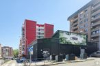 Retail for rent at Calle Bélgica, Fuenlabrada, Madrid, 28943 with car, building, sky, property, window, urban design, commercial building, tower block, real estate and facade around