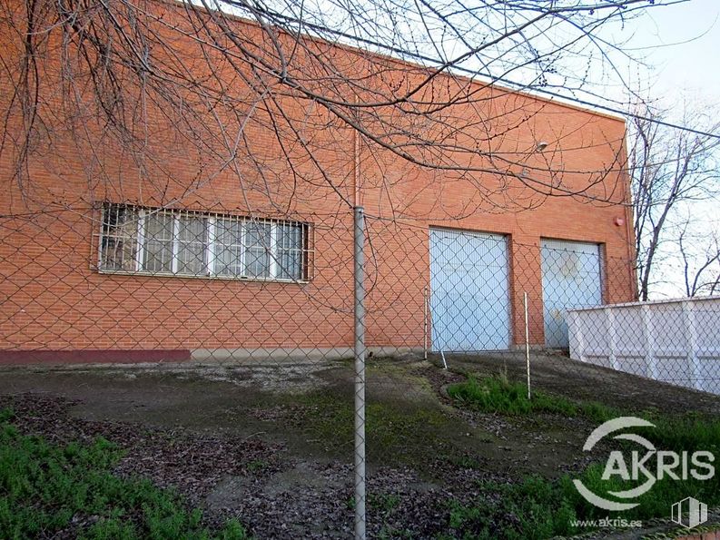 Industrial for sale at Calle Río Torviscal, Toledo, 45007 with window, house, door, property, plant, sky, fixture, brickwork, architecture and twig around