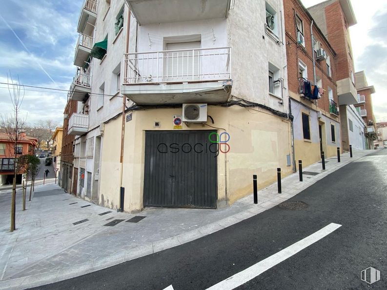 Retail for sale at Casco histórico, Guadalajara, 19001 with window, building, cloud, sky, road surface, asphalt, house, urban design, sidewalk and facade around