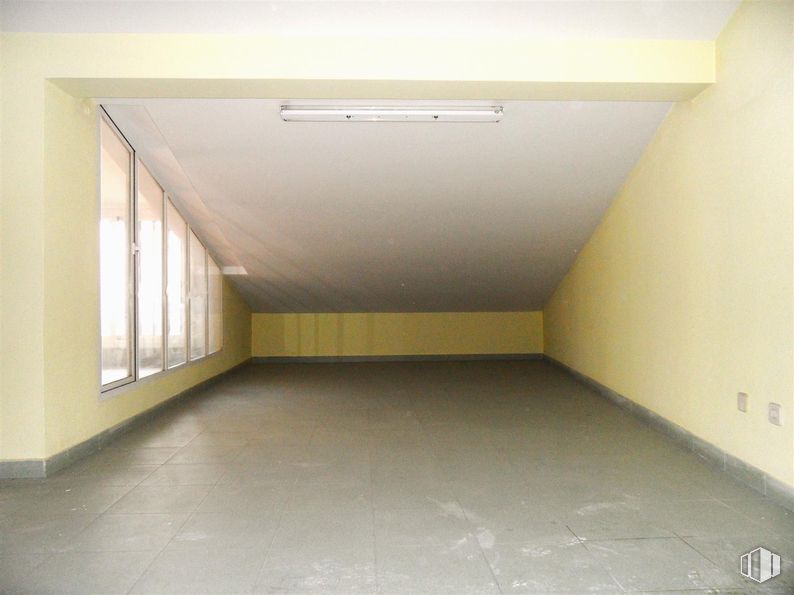 Oficina en alquiler en Calle Ricardo de la Vega, Getafe, Madrid, 28901 con lámpara, ventana, suelos, suelo, techo, habitación, hall, iluminación natural, escayola y limpieza alrededor