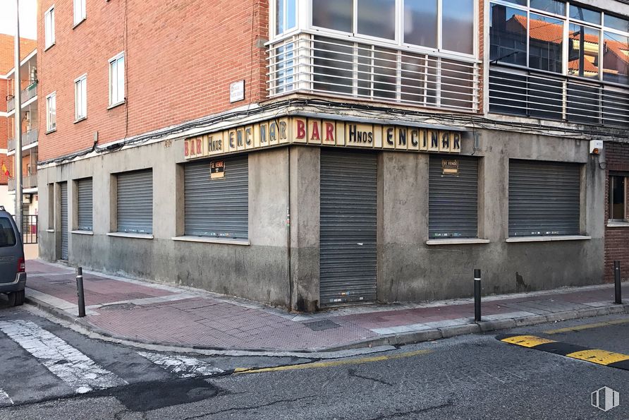 Local en venta en Calle Maestro Serrano, 27, Collado Villalba, Madrid, 28400 con ventana, edificio, coche, albañilería, superficie de la carretera, ladrillo, asfalto, diseño urbano, zona residencial y fachada alrededor