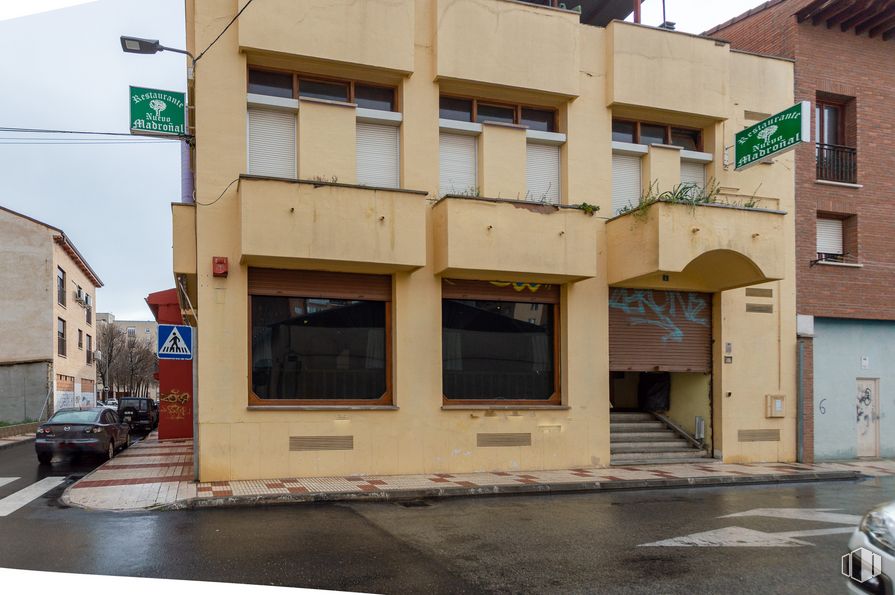 Local en venta en Calle Calvario, 6, Azuqueca de Henares, Guadalajara, 19200 con ventana, edificio, coche, propiedad, cielo, vehículo, diseño urbano, barrio, condominio y zona residencial alrededor