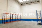 Nave en alquiler en Polígono Neinor, Leganés, Madrid, 28914 con escalera, pabellón, pintura, hall, sombra, arte, techo, recinto deportivo, suelos y rectángulo alrededor