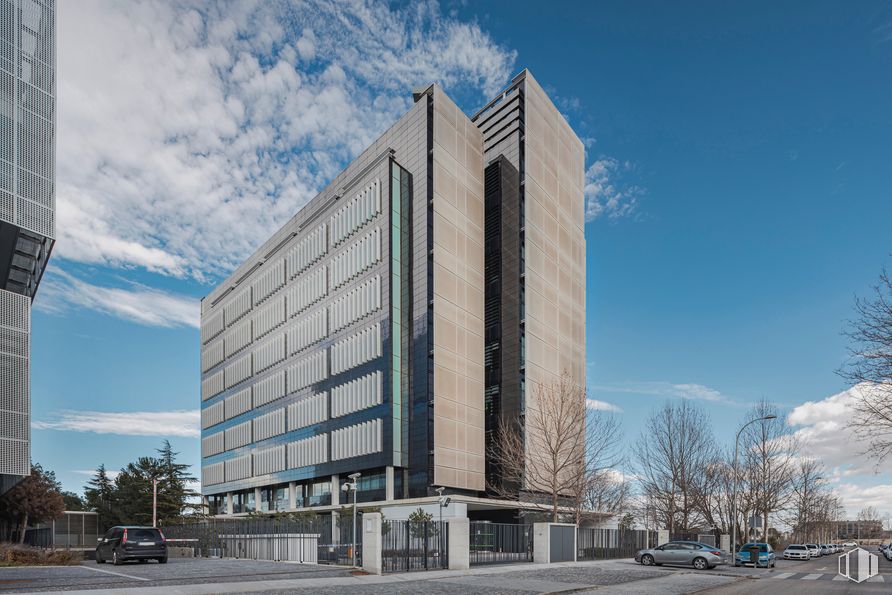 Oficina en alquiler en Edificio Allende, Avenida Aragón, 404, San Blas - Canillejas, Madrid, 28022 con edificio, nube, cielo, propiedad, árbol, bloque de torre, diseño urbano, condominio, rascacielos y edificio comercial alrededor