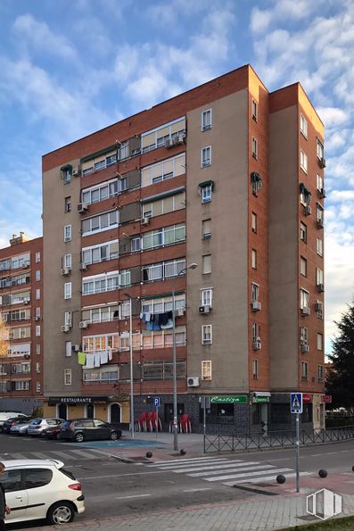 Local en venta en Calle Canarias, 6, Fuenlabrada, Madrid, 28945 con edificio, coche, nube, cielo, rueda, neumático, ventana, infraestructura, árbol y vehículo alrededor