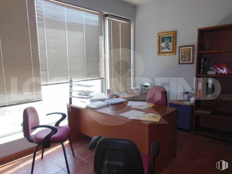 Office for sale at Calle Río Jarama, 132, Toledo, 45006 with window blind, chair, bookcase, table, furniture, property, wood, interior design, window and fixture around