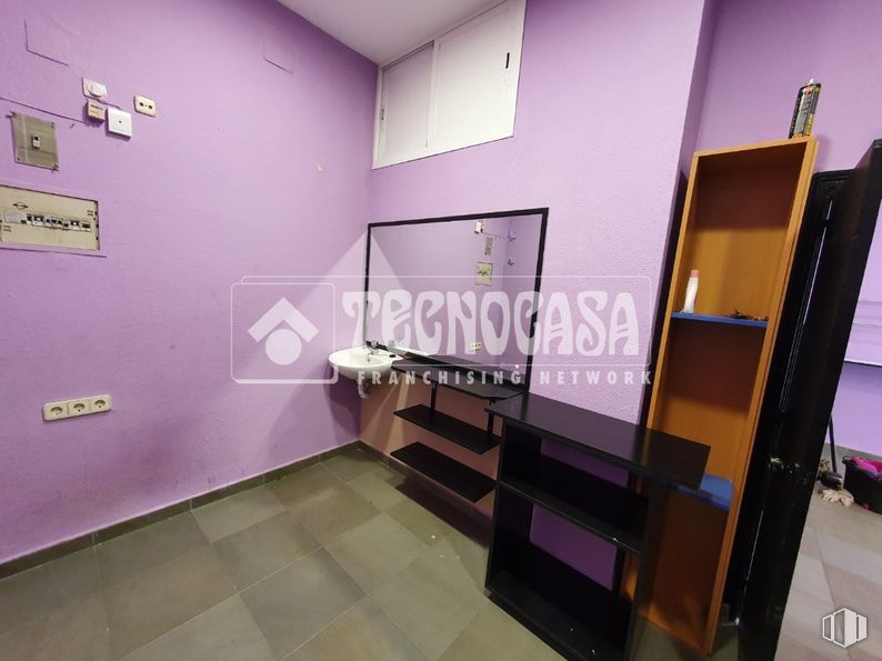 Retail for rent at Zona Soto, Móstoles, Madrid, 28047 with purple, interior design, architecture, violet, floor, flooring, building, wall, material property and real estate around